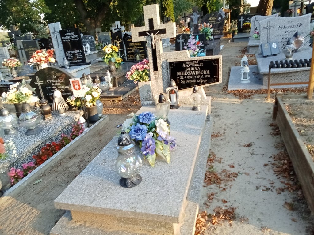 Grób Sabina Niedźwiecka